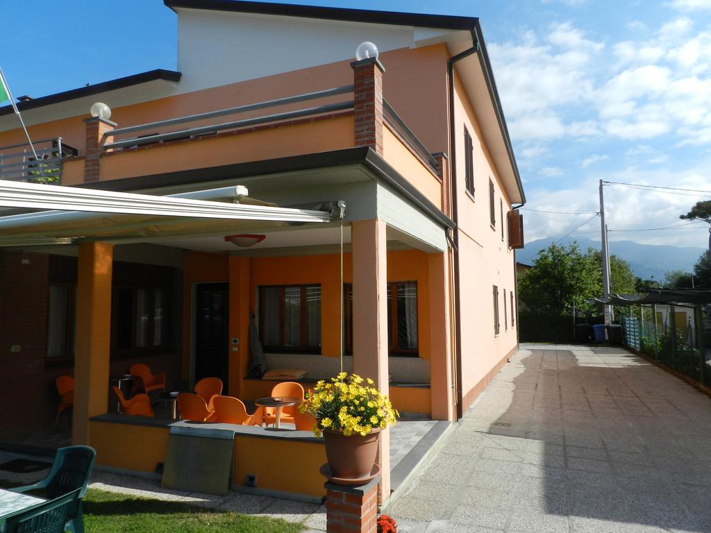 Hotel Sole Marina di Massa Exterior foto
